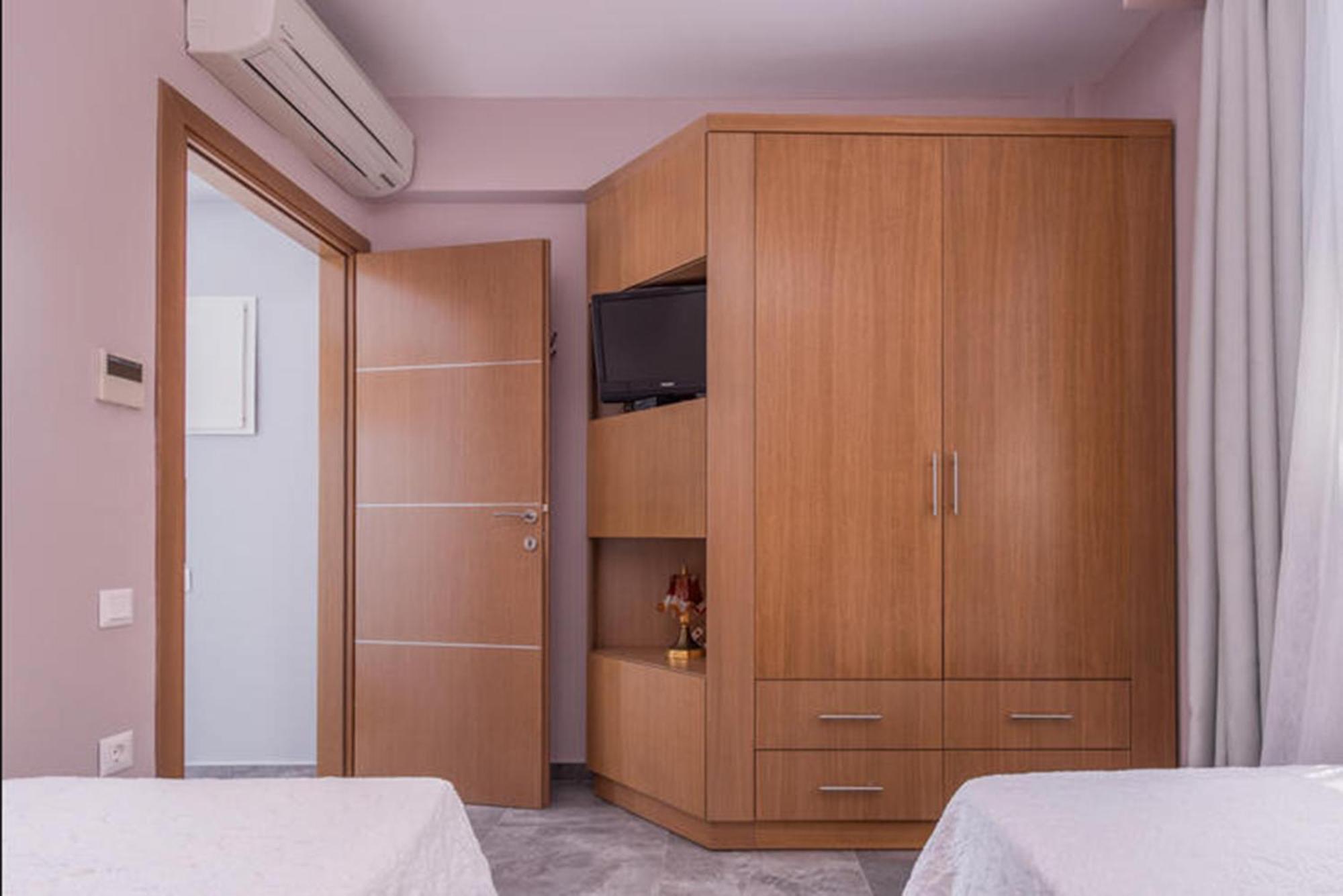 Dionysos Hotel & Suites Hanioti Exterior photo