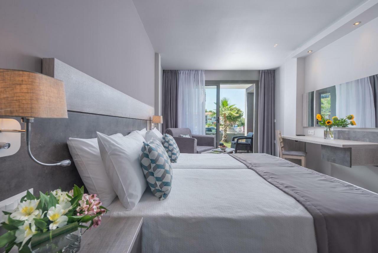 Dionysos Hotel & Suites Hanioti Exterior photo